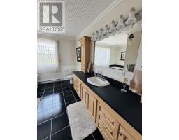 9 Seaview Crescent thumbnail 35