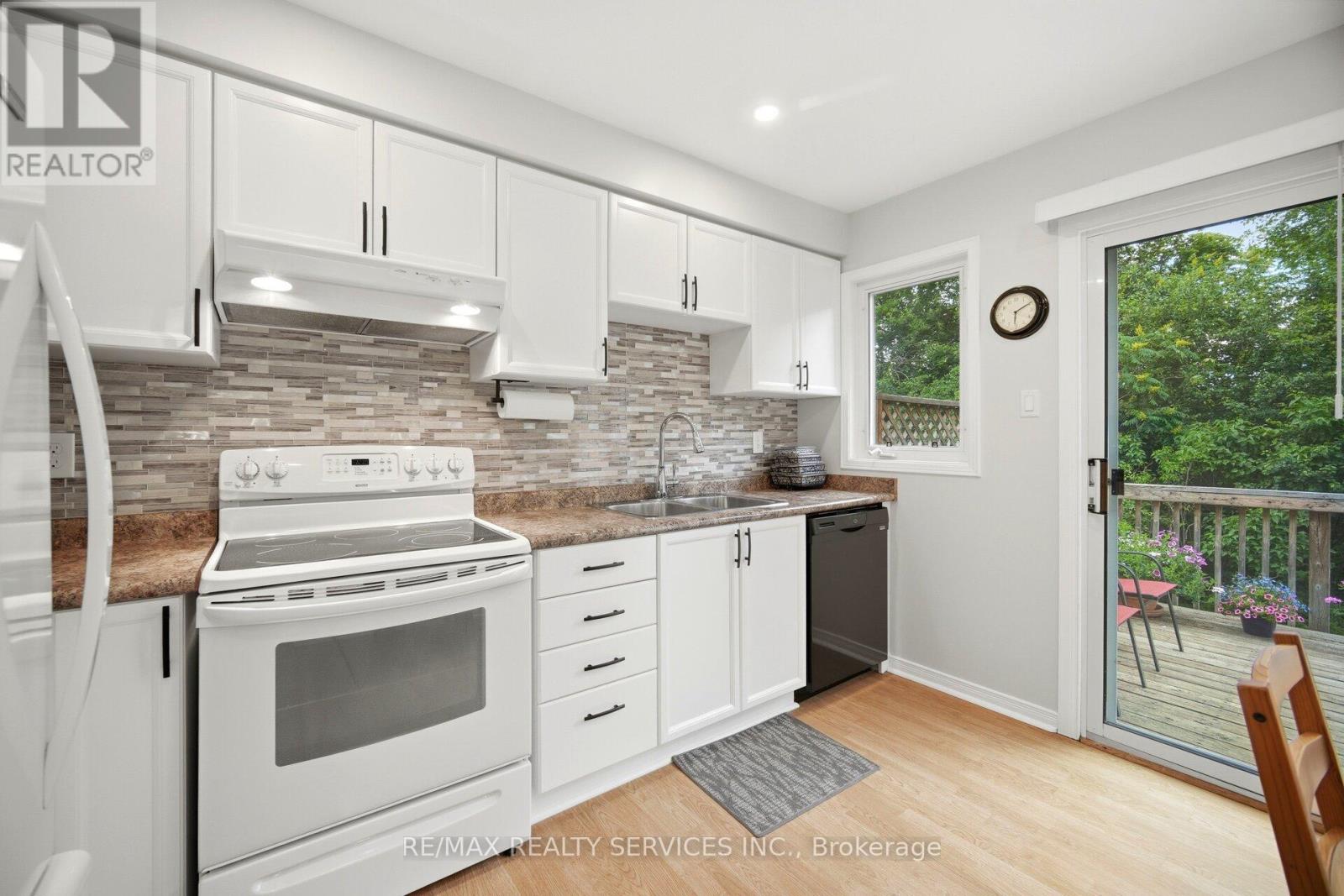 38 FURROWS END - 11