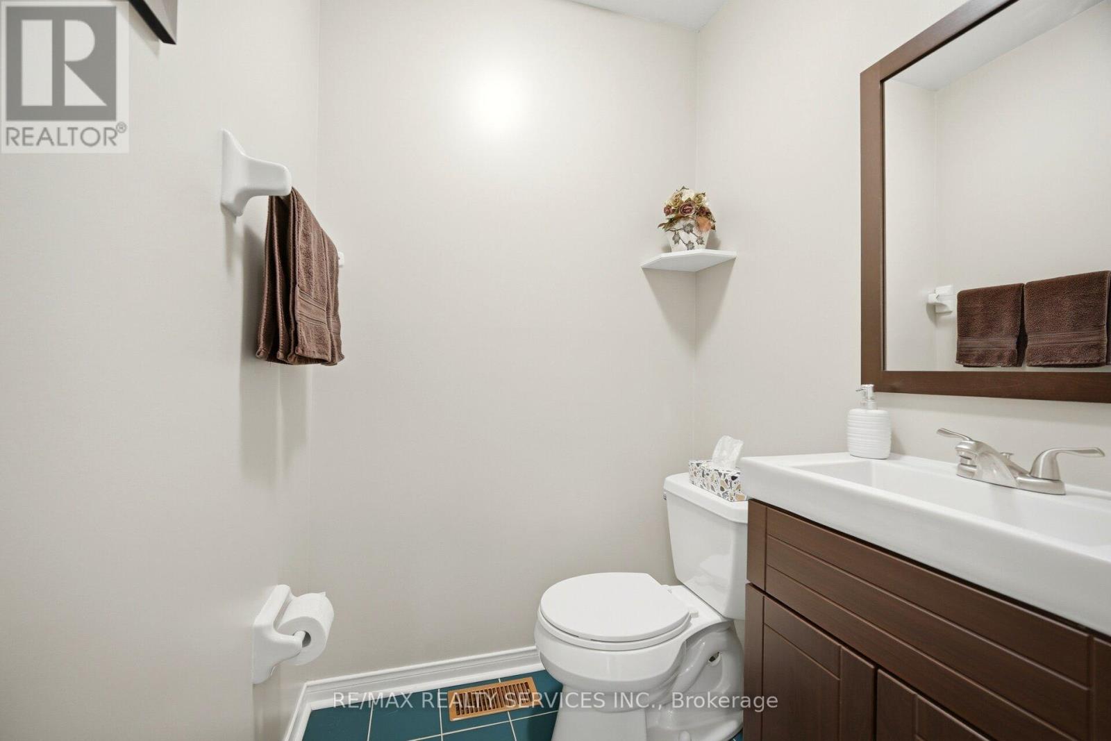38 FURROWS END - 20