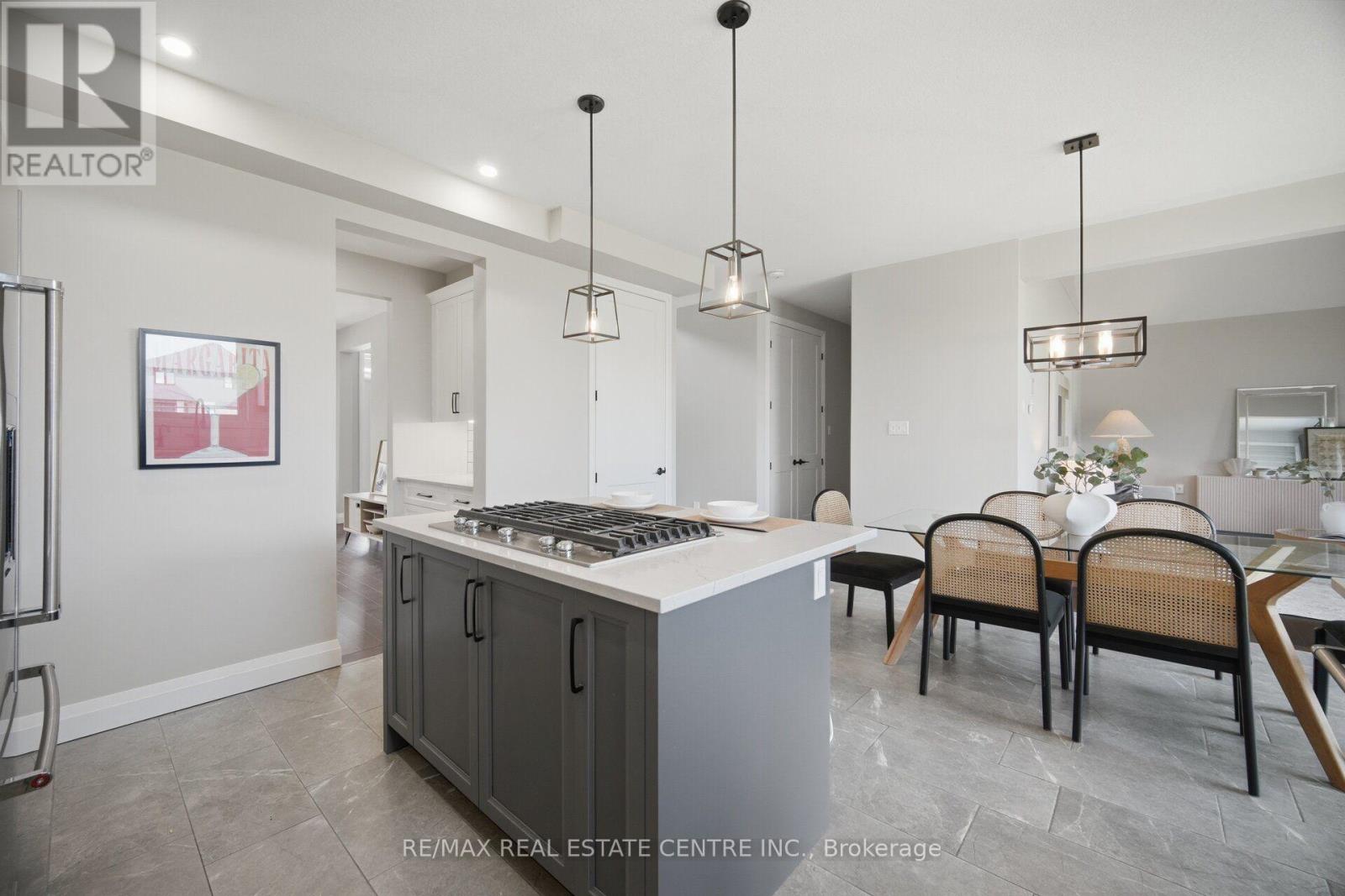 1 GRUNDY CRESCENT - Image 19