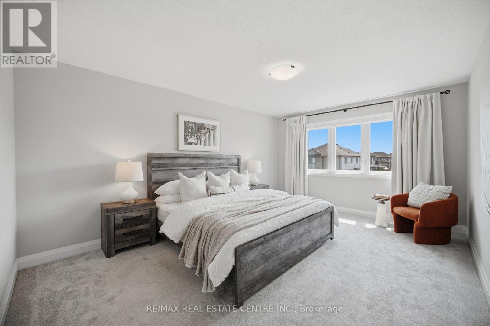 1 GRUNDY CRESCENT - Image 32