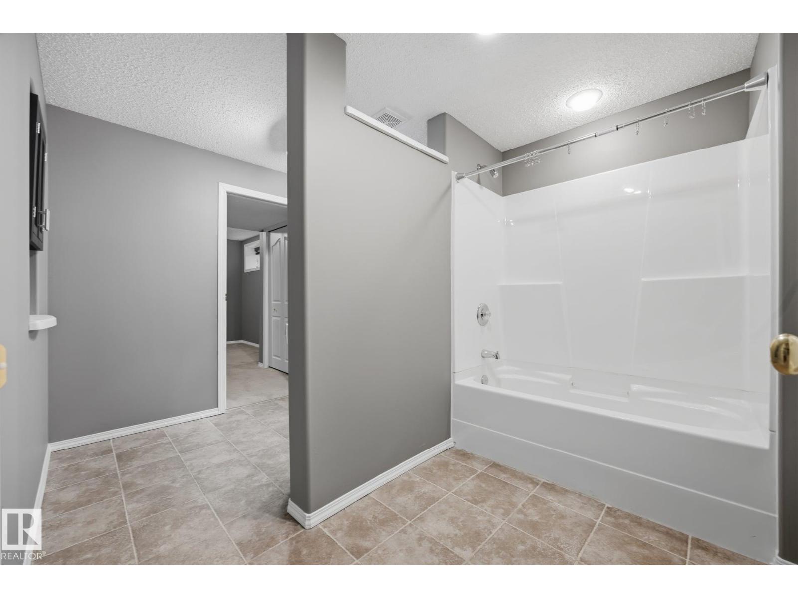15 ORCHID PL - 52