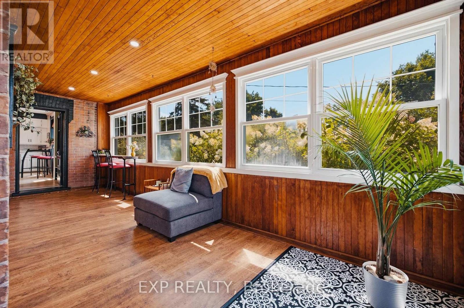 2027 VICTORIA STREET - Image 5