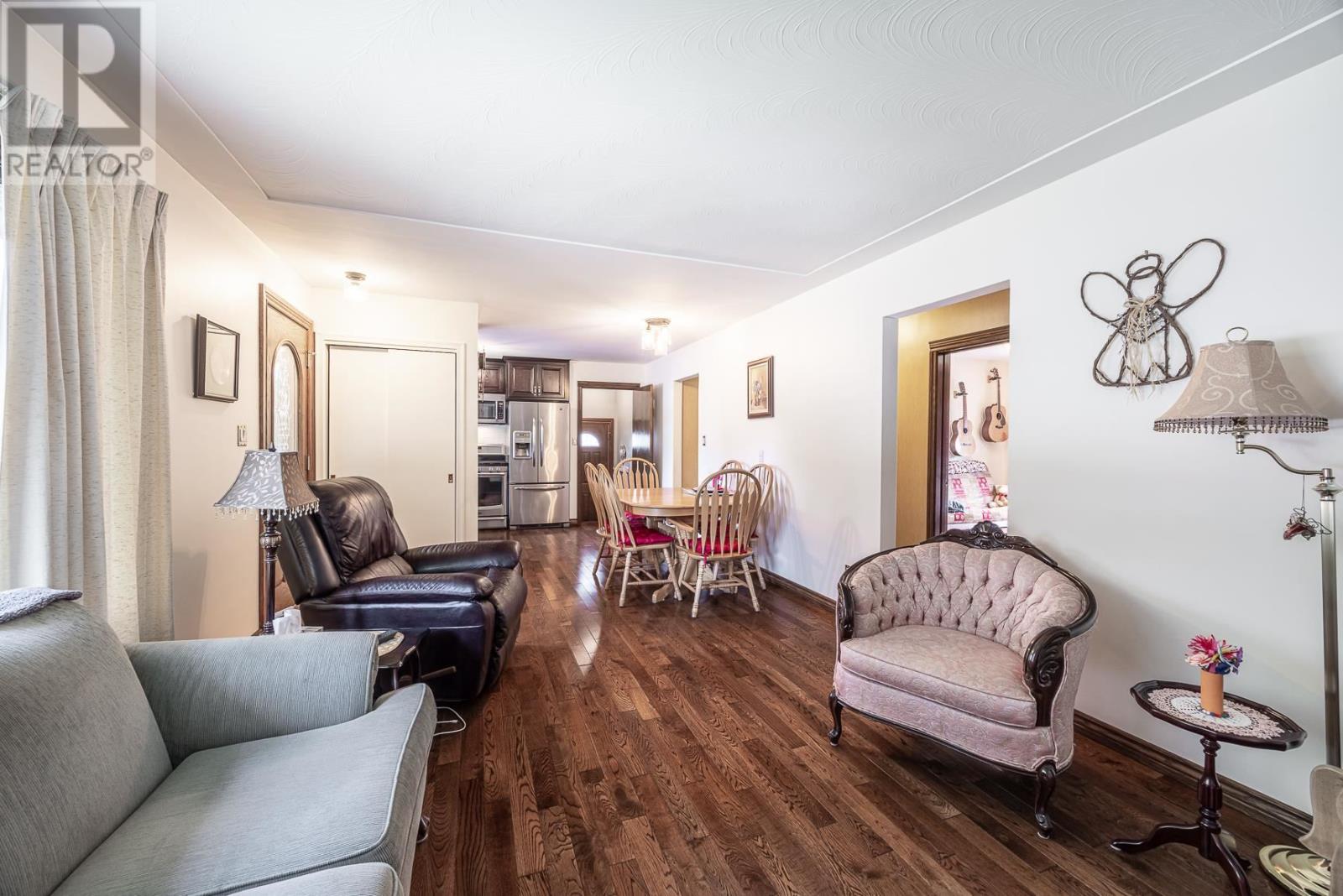 16 Tuckett ST - Image 14