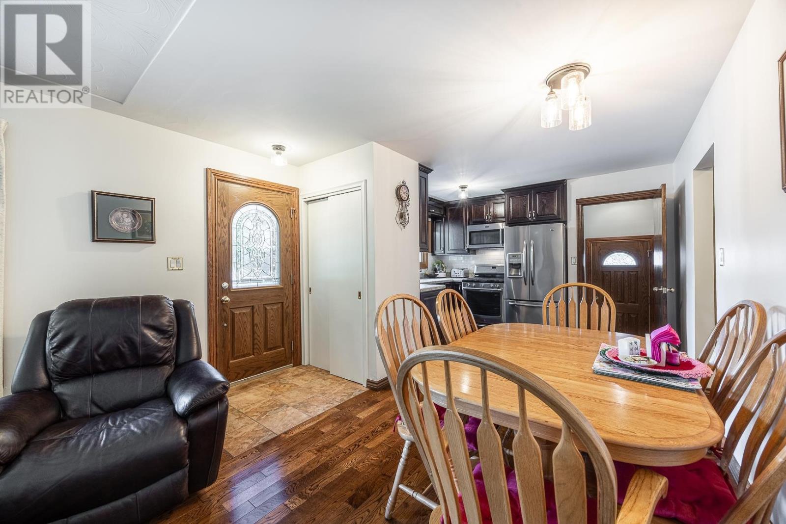 16 Tuckett ST - Image 15