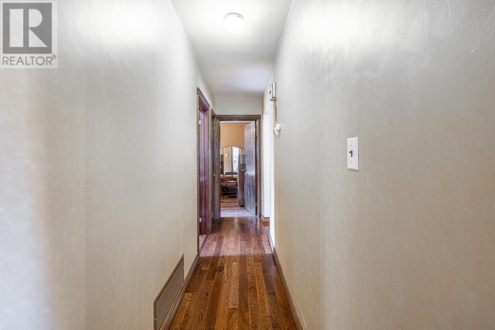 16 Tuckett ST - Image 23