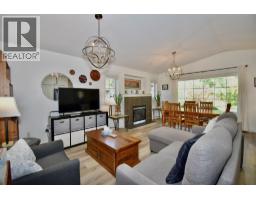 6315 Tower Road, Sechelt, BC V7Z0T7 Photo 11