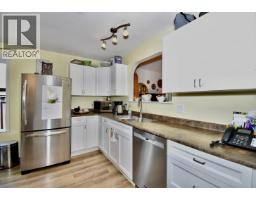 6315 Tower Road, Sechelt, BC V7Z0T7 Photo 13