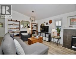 6315 Tower Road, Sechelt, BC V7Z0T7 Photo 10