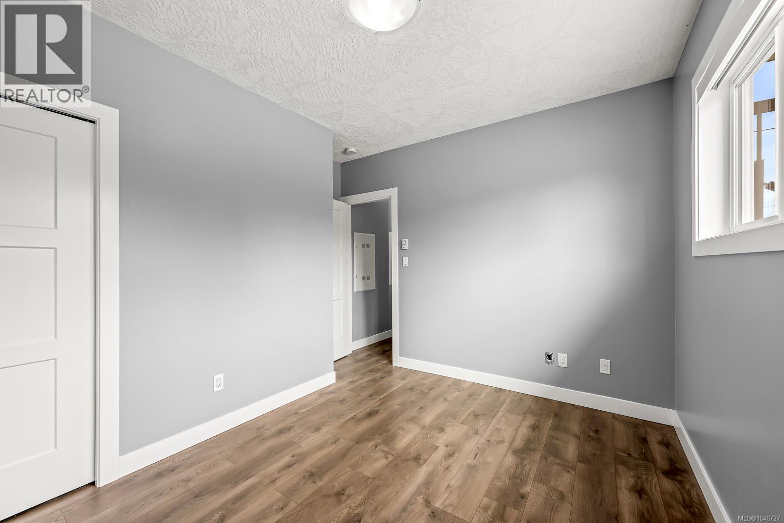 3303 Seventh St - 25