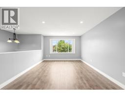 Entrance - 3303 Seventh St, Cumberland, BC V0R1S0 Photo 19