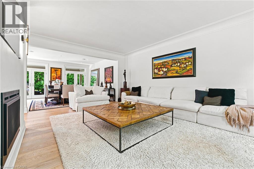 794 FALCON Boulevard - 7