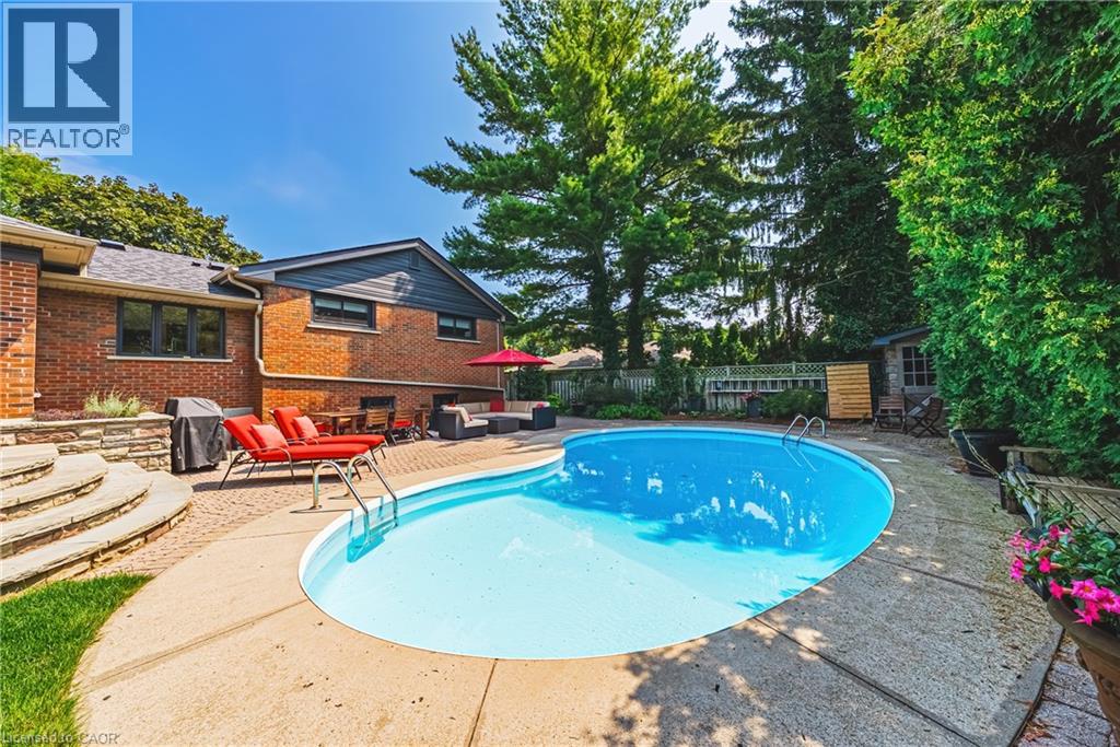 794 FALCON Boulevard - Image 38