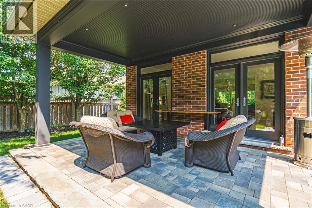 794 FALCON Boulevard - Image 34