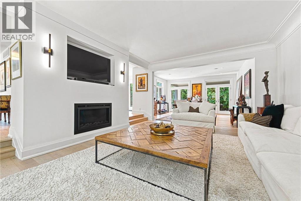 794 FALCON Boulevard - 6