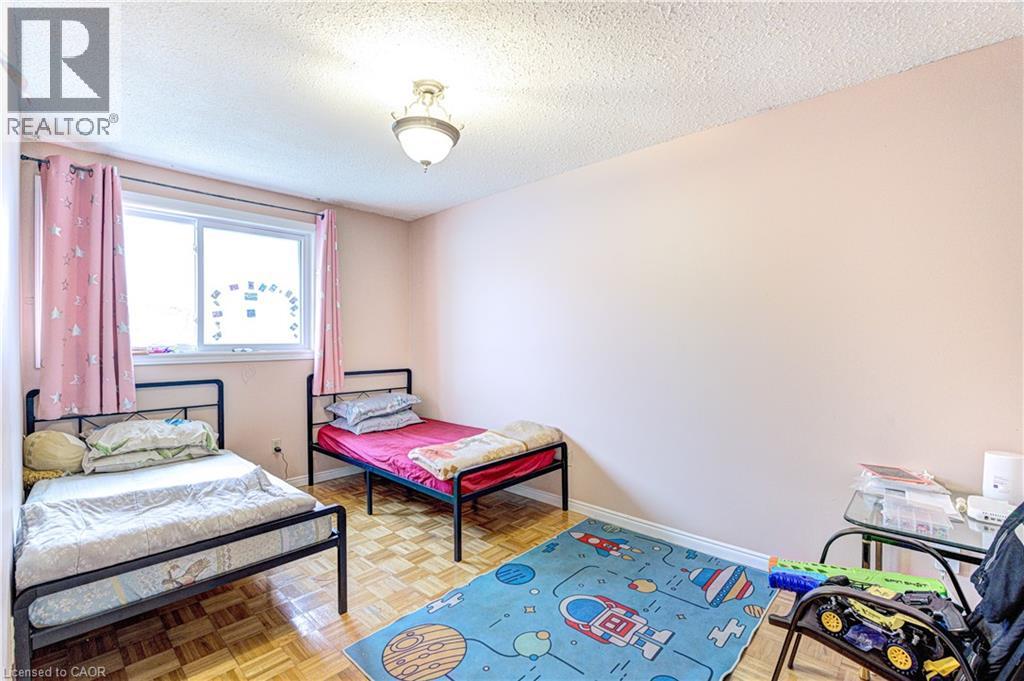 78 MARKSON Crescent - 18