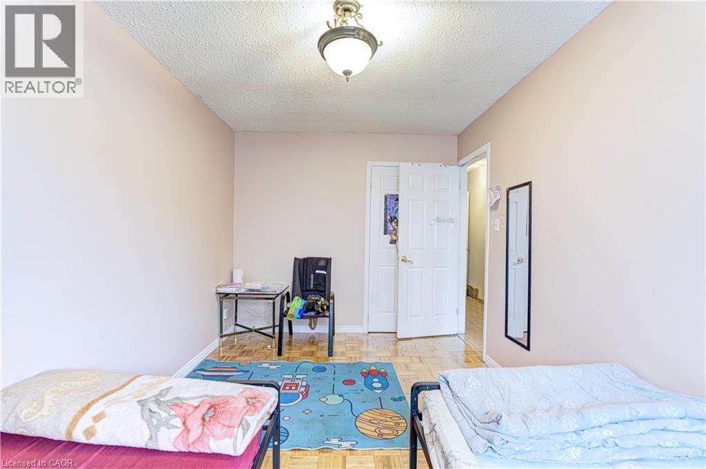 78 MARKSON Crescent - 19