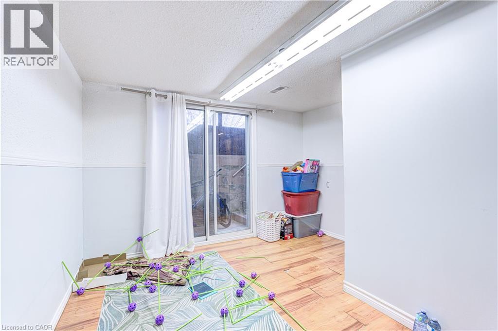 78 MARKSON Crescent - 25