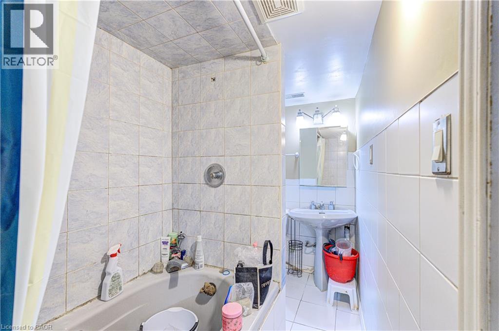 78 MARKSON Crescent - 26