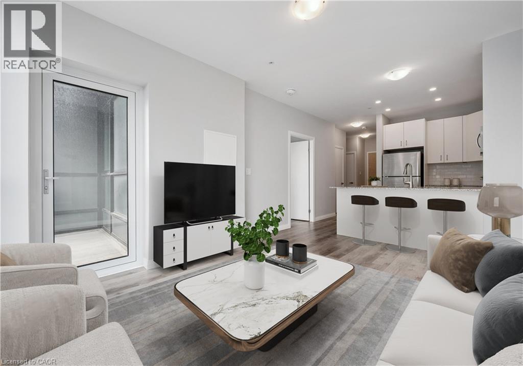 #606 104 GARMENT Street - Image 17