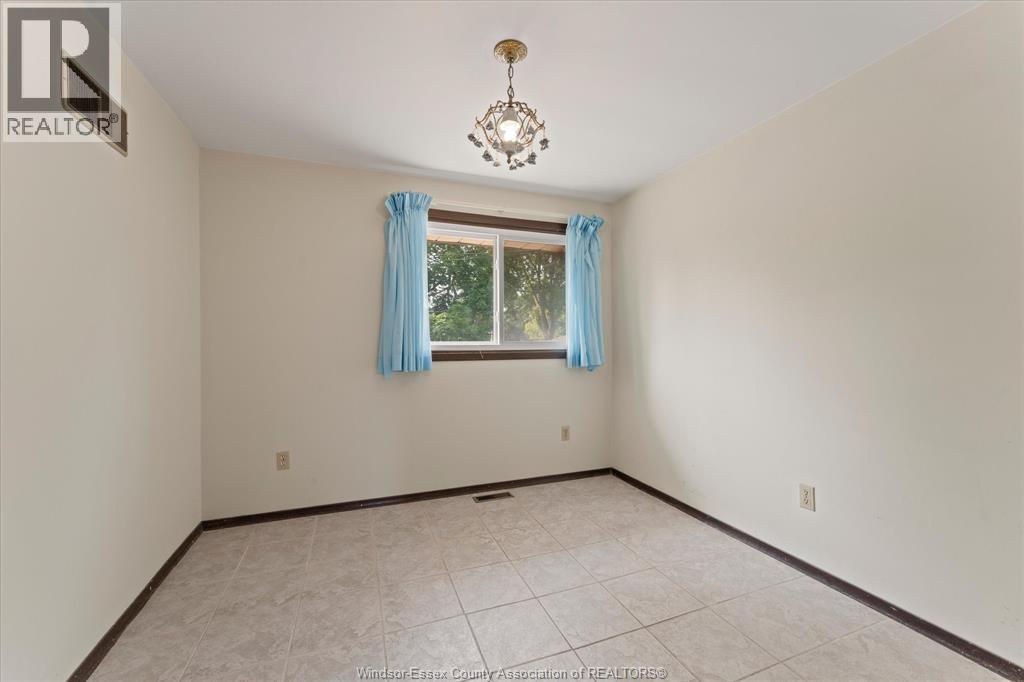 5860 Ninth STREET - Image 20