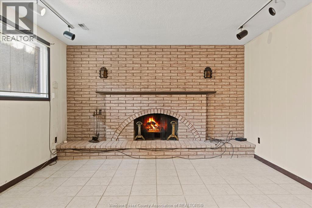 5860 Ninth STREET - 24