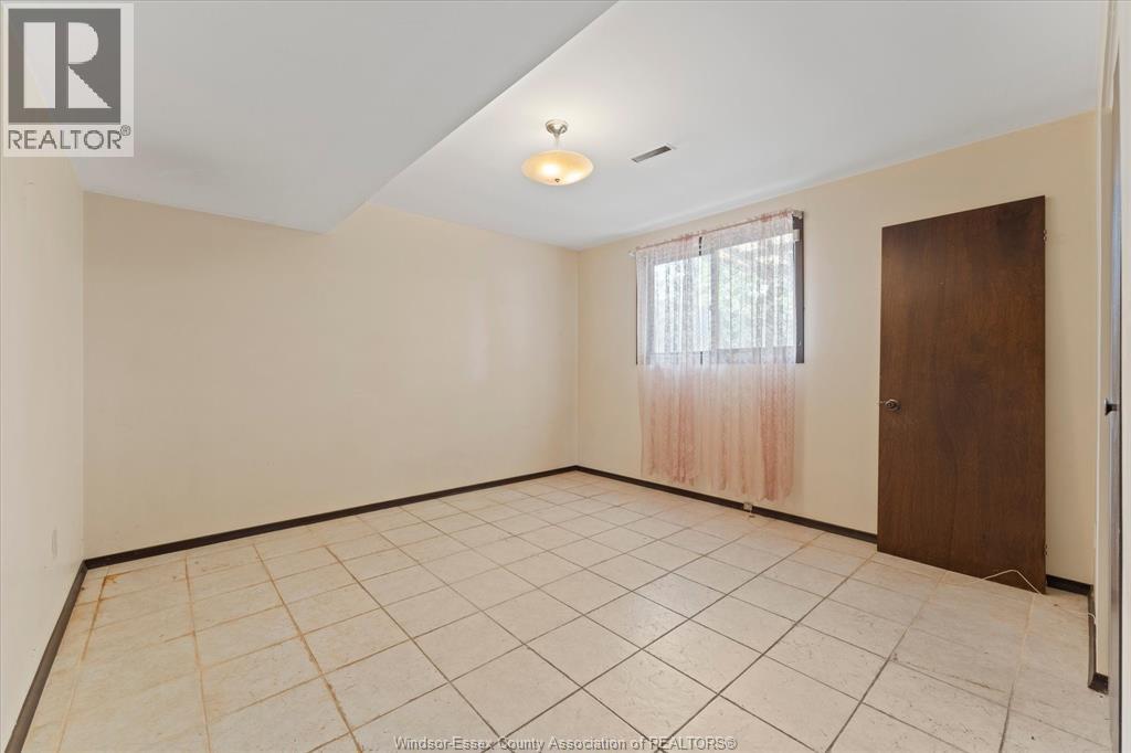 5860 Ninth STREET - 25
