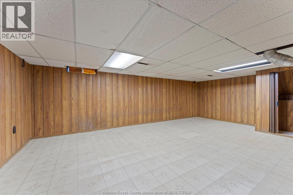5860 Ninth STREET - Image 30
