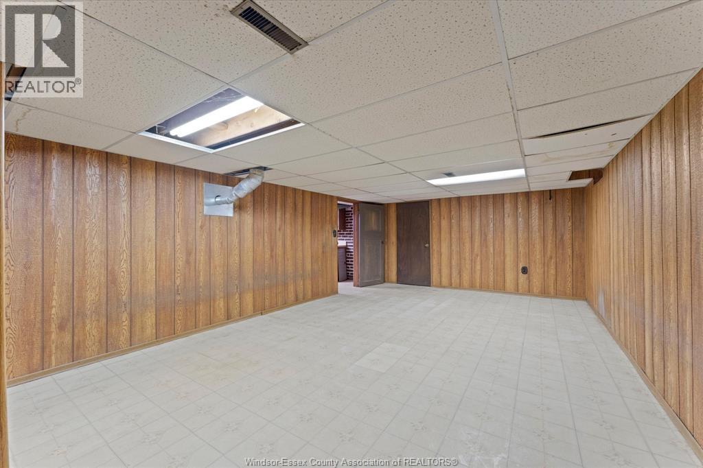 5860 Ninth STREET - Image 31