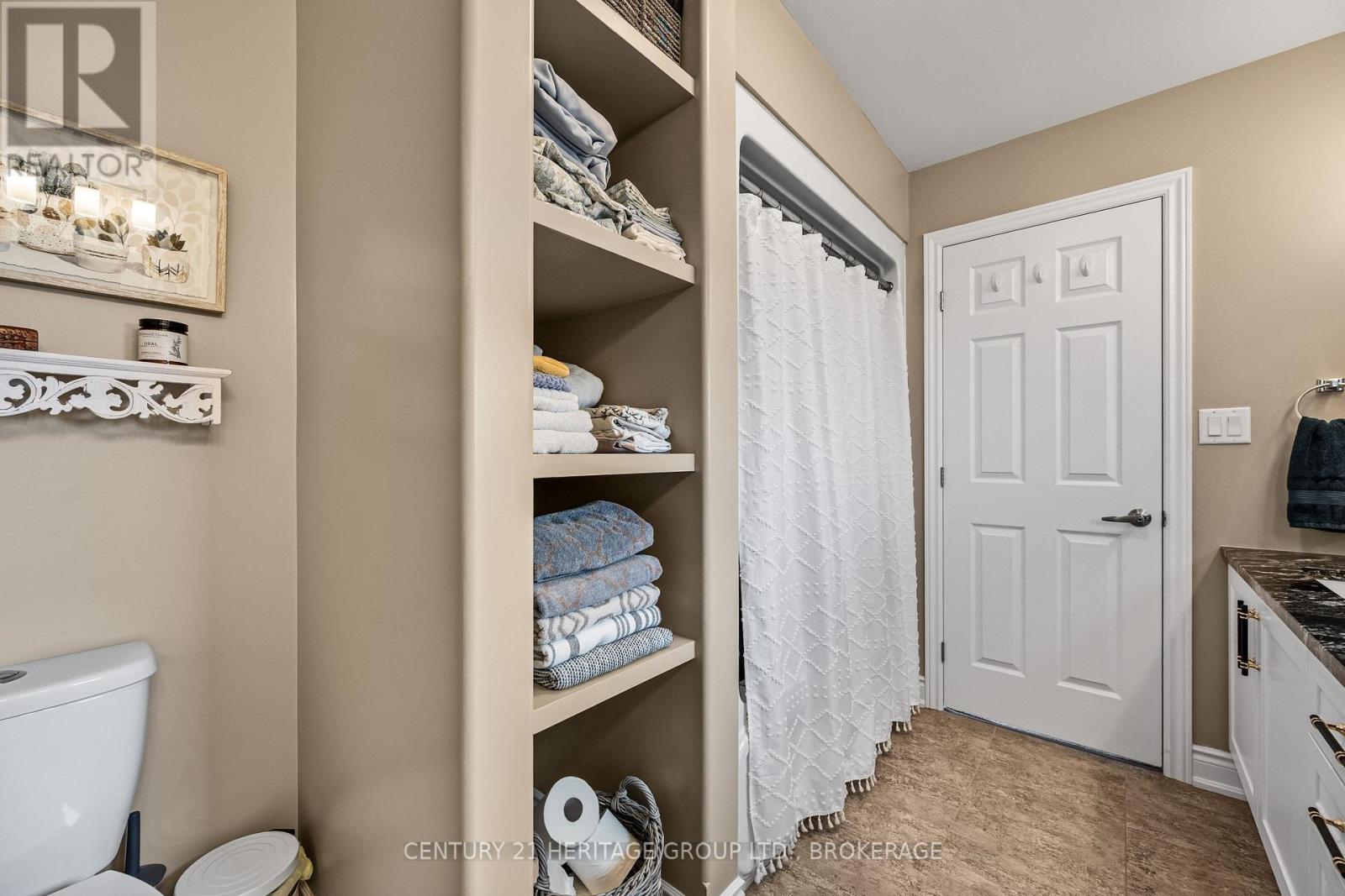 1530 ALBANY DRIVE - Image 16