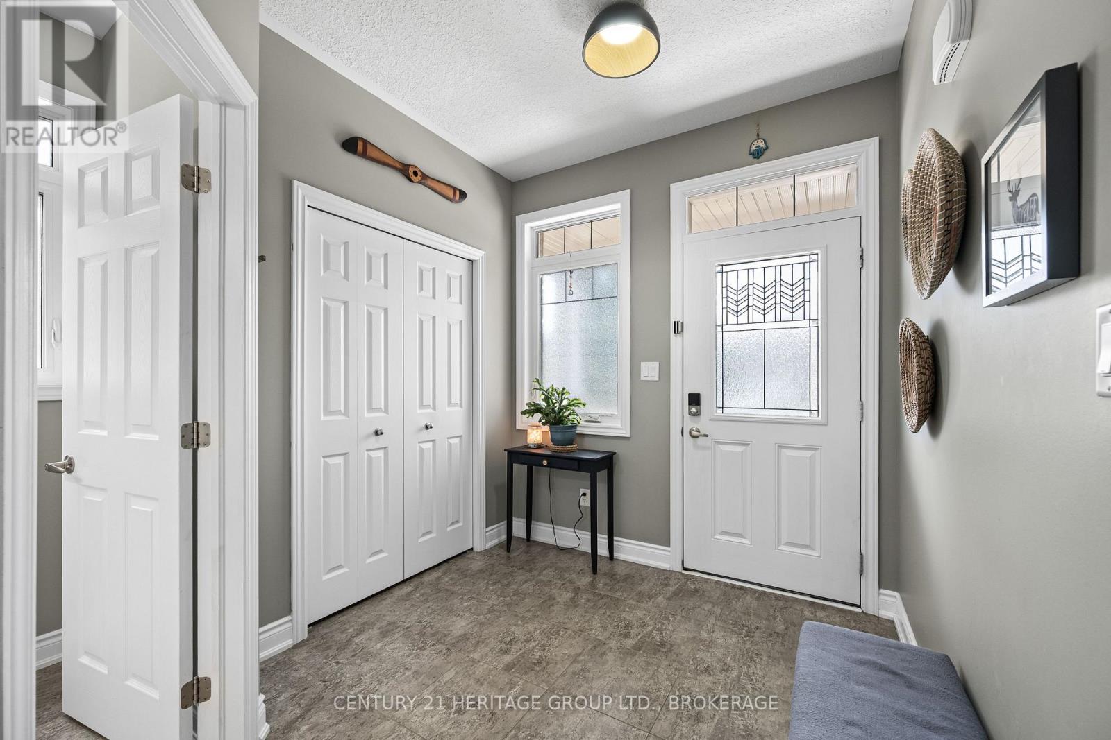 1530 ALBANY DRIVE - Image 3