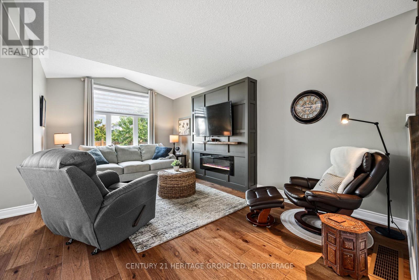 1530 ALBANY DRIVE - Image 5