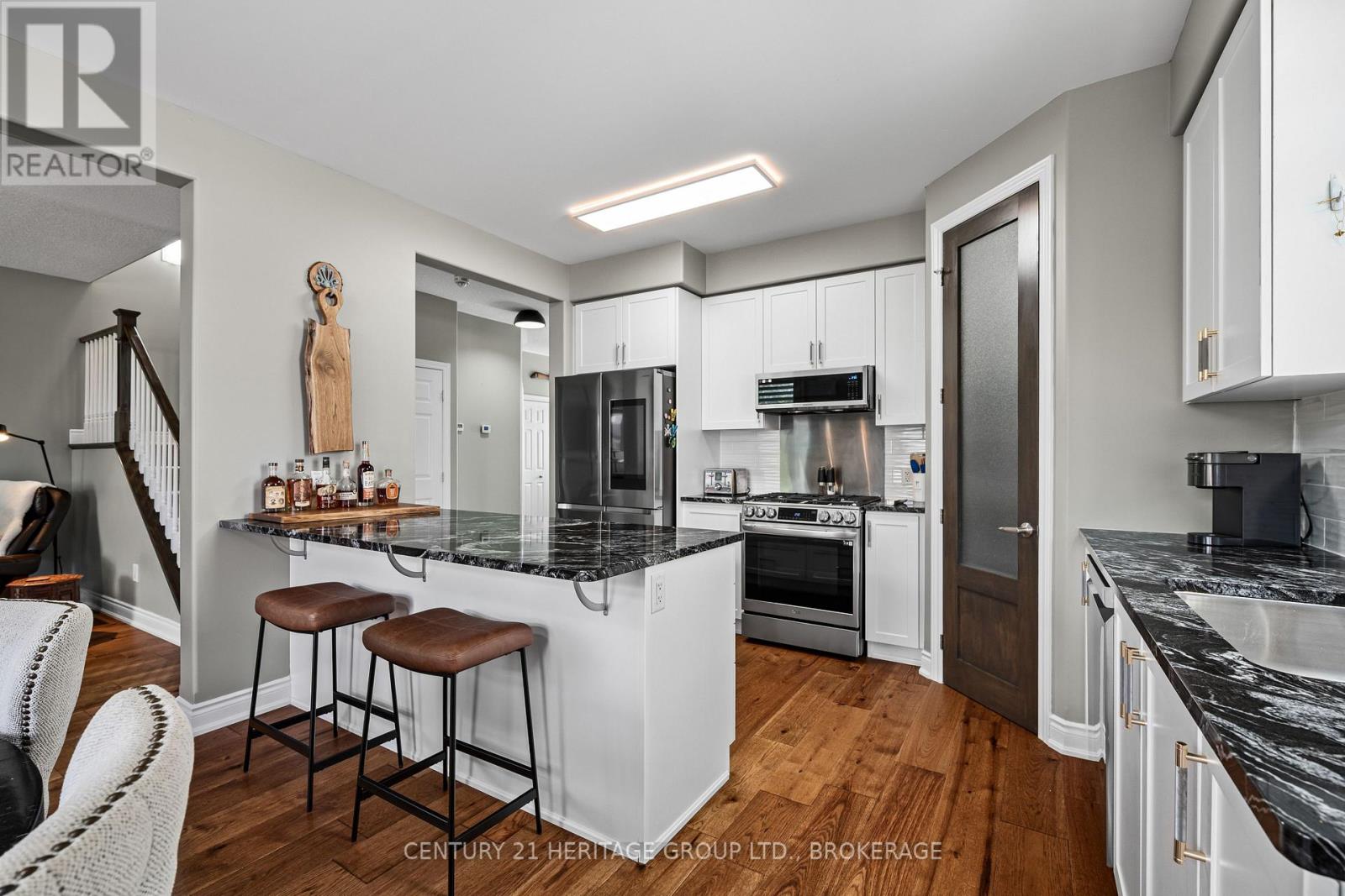 1530 ALBANY DRIVE - Image 8