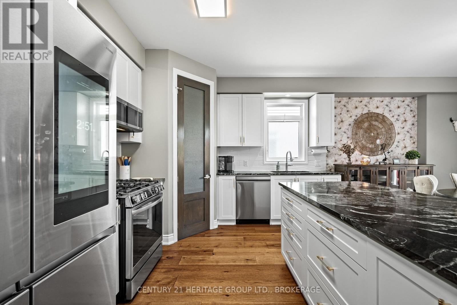 1530 ALBANY DRIVE - Image 9