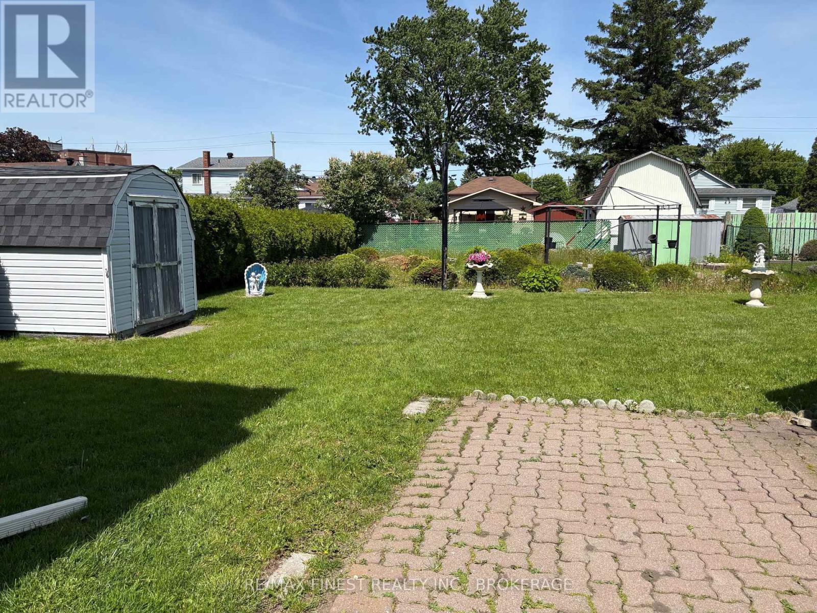 226 DANIS AVENUE - Image 15