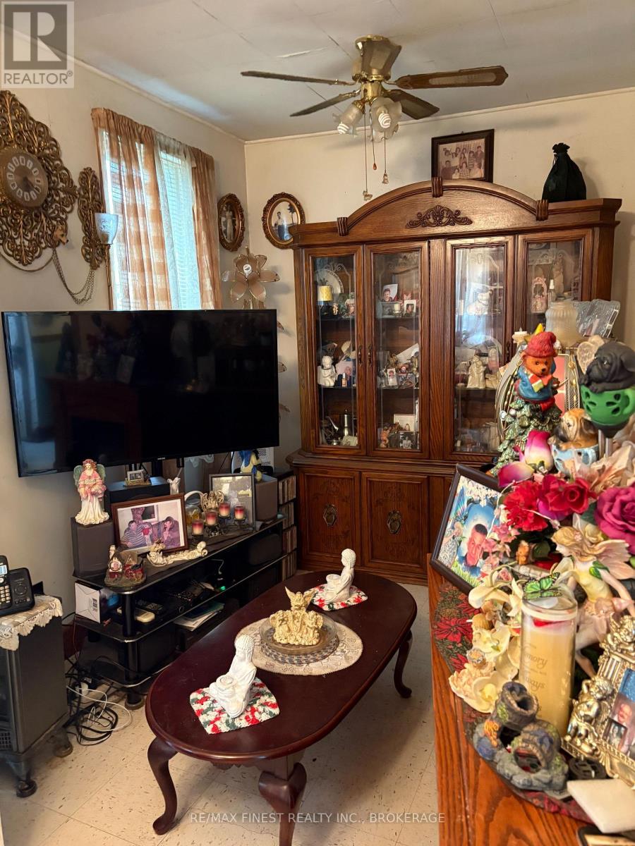 226 DANIS AVENUE - 7