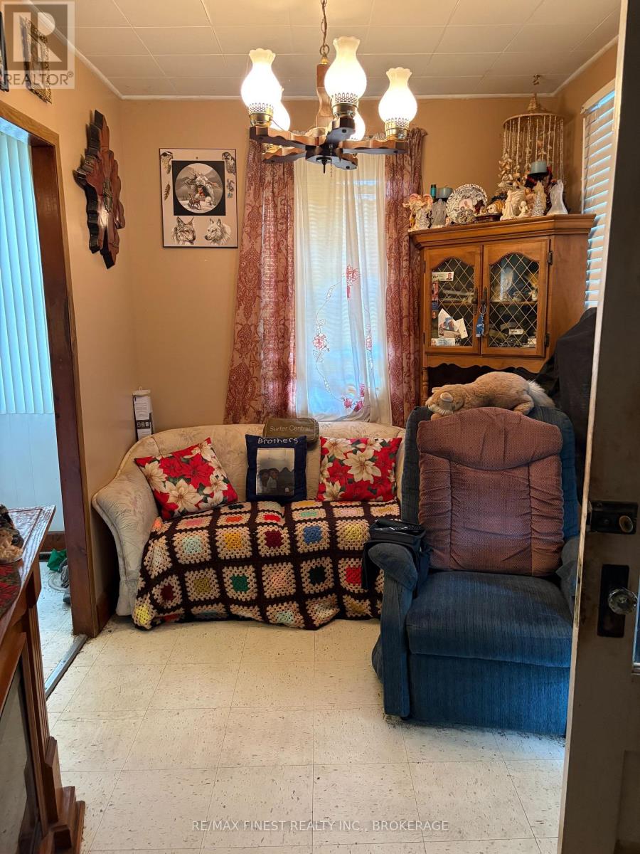 226 DANIS AVENUE - 8