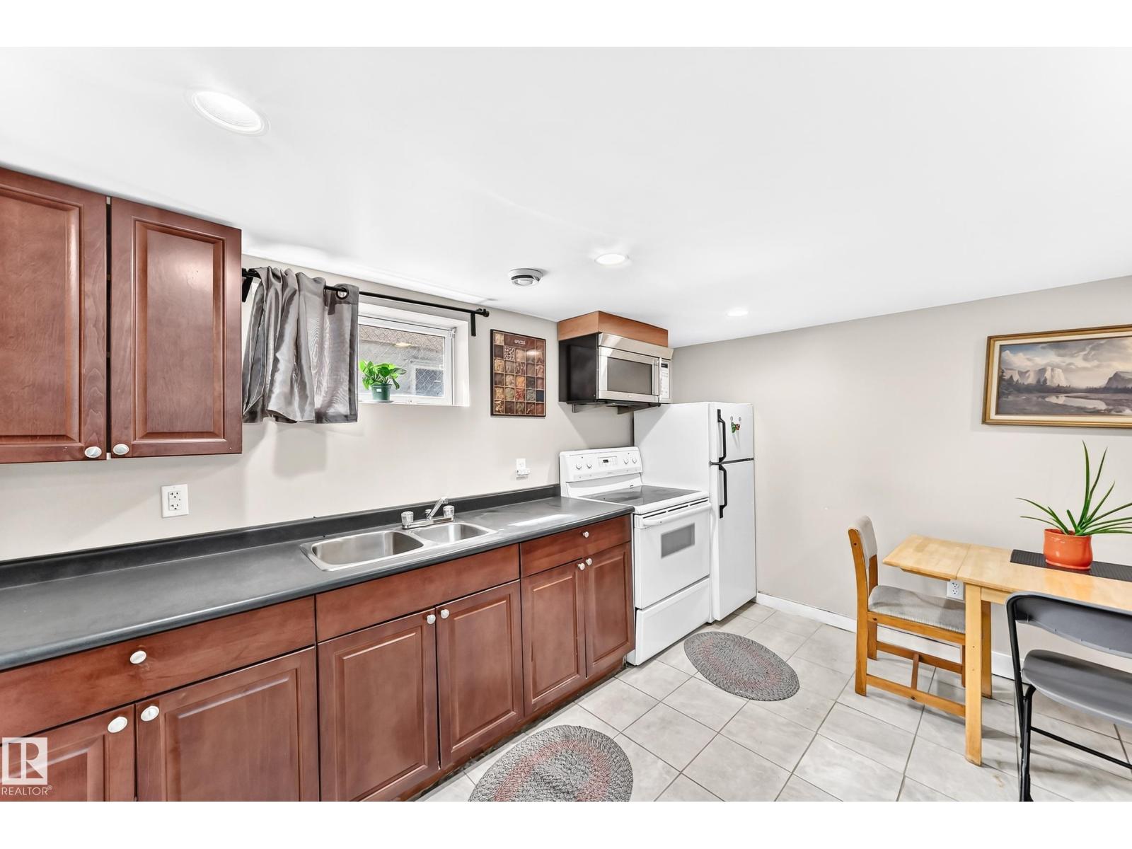 12031 90 ST NW - 25