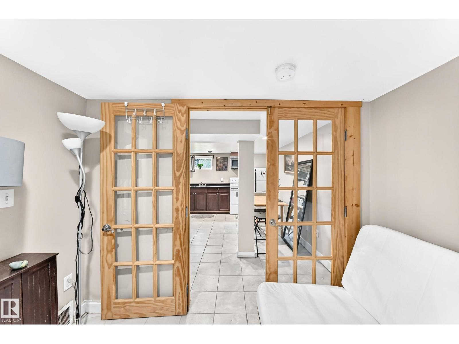 12031 90 ST NW - 30