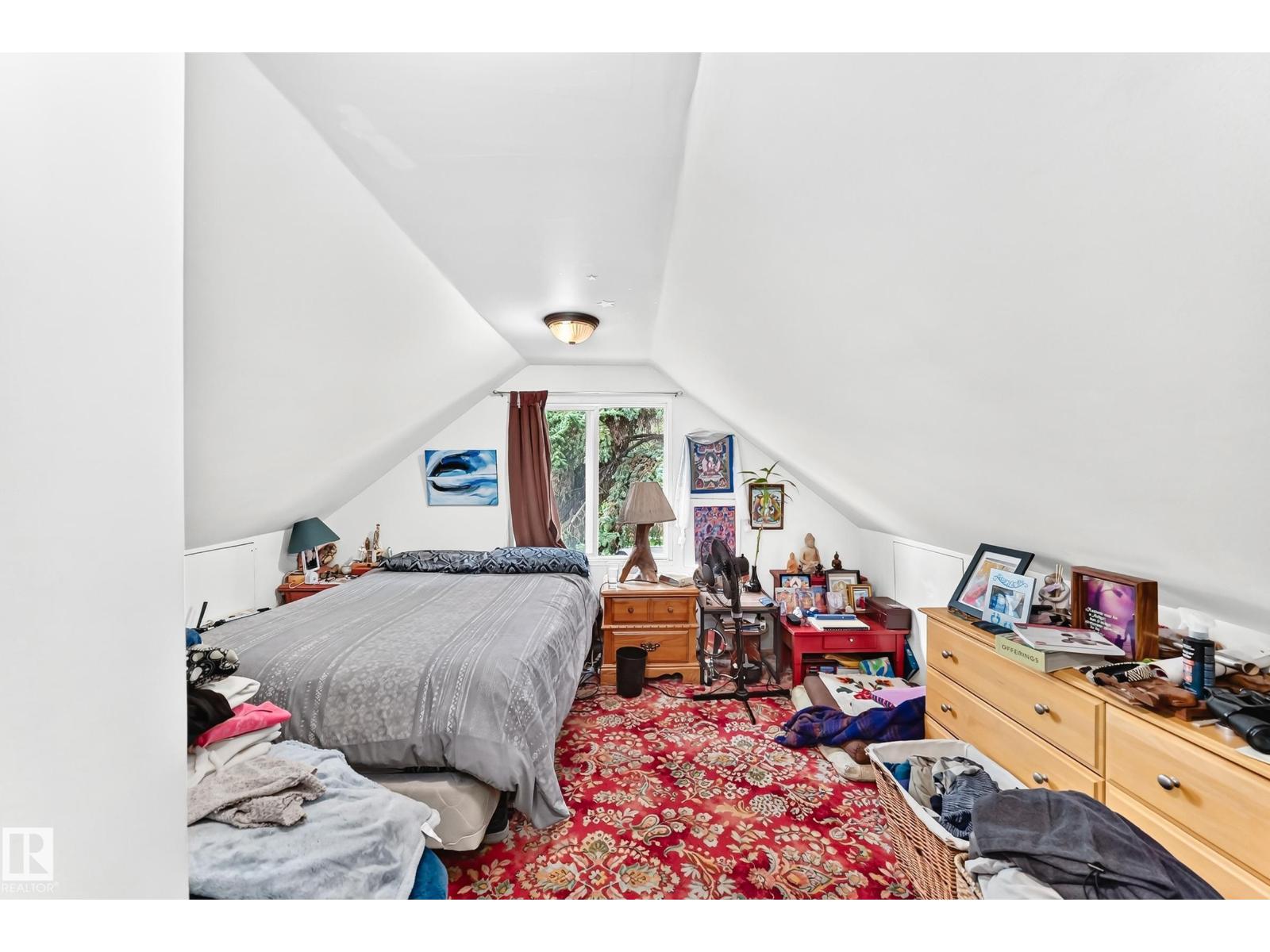 12031 90 ST NW - 17