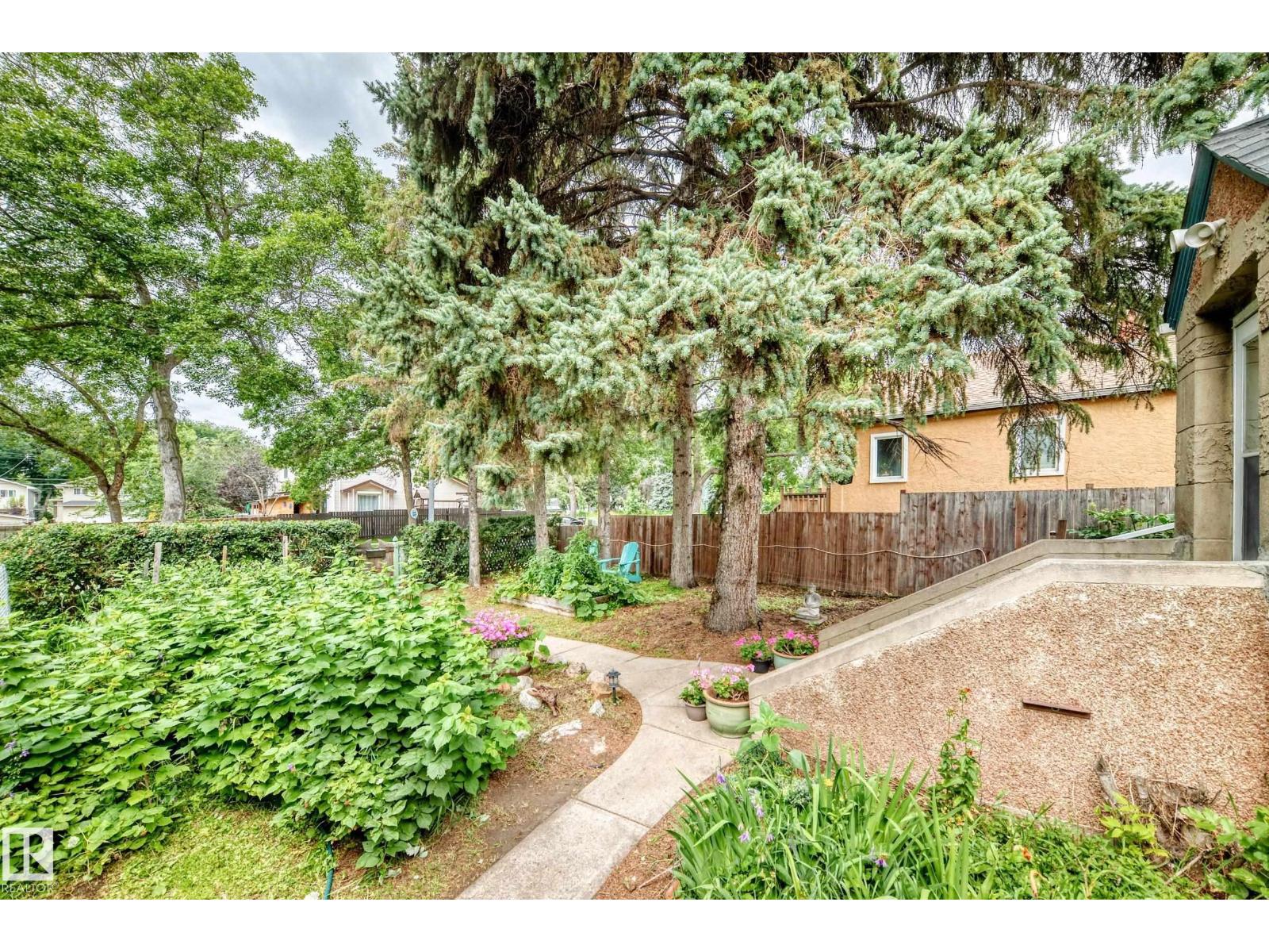 12031 90 Street NW - Photo 41