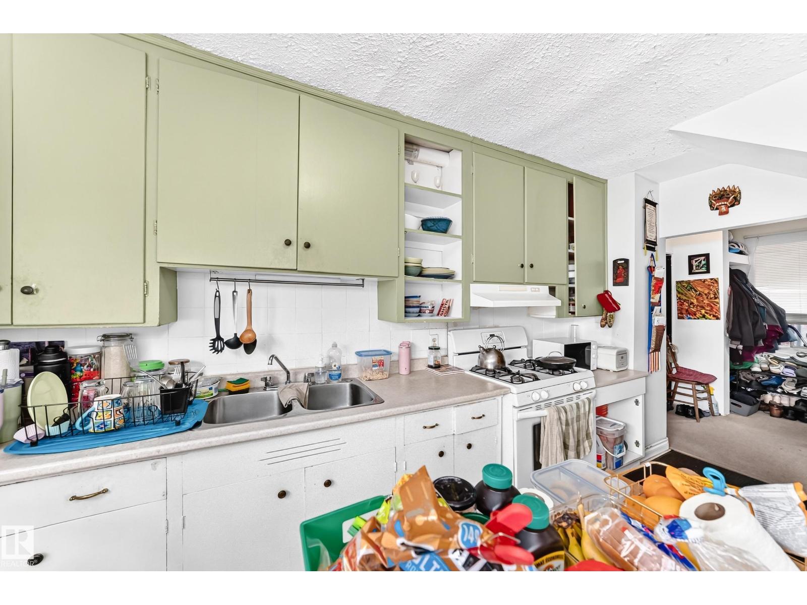 12031 90 Street NW - Photo 6