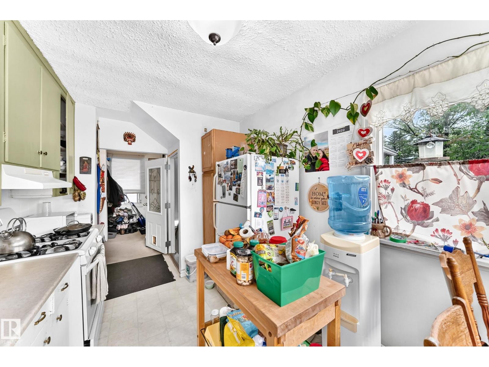 12031 90 Street NW - Photo 7