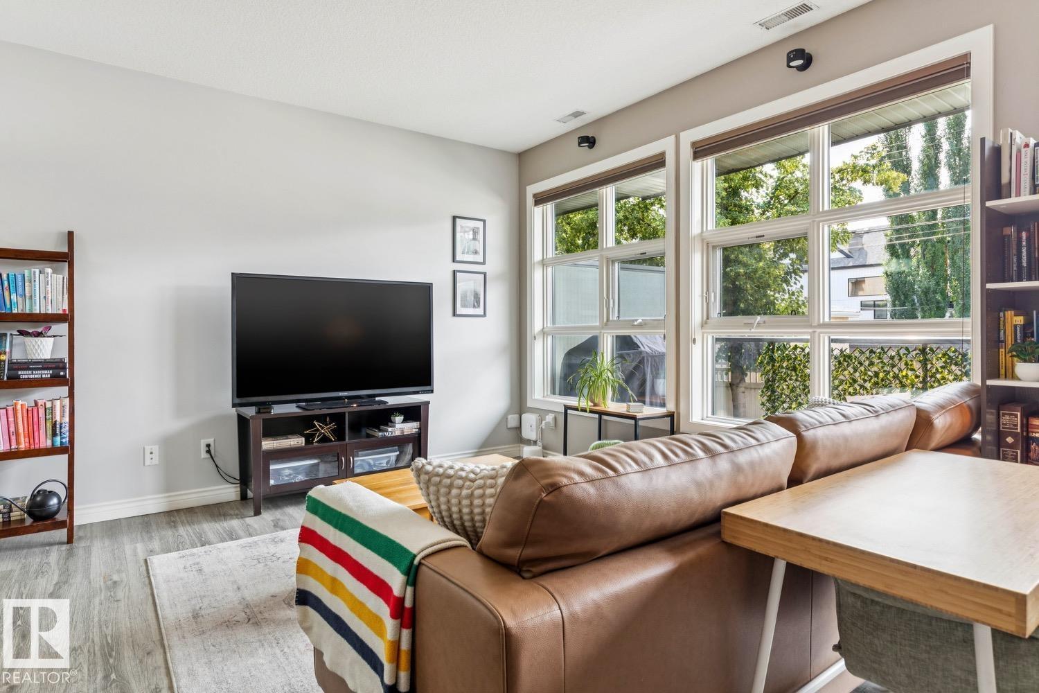 #104 9603 98 AV NW - Image 3