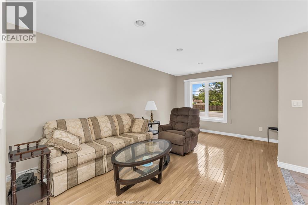 710 CABANA ROAD East - Image 8