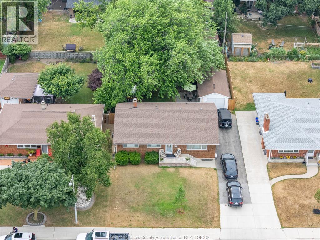 7 GLADSTONE AVENUE - 30