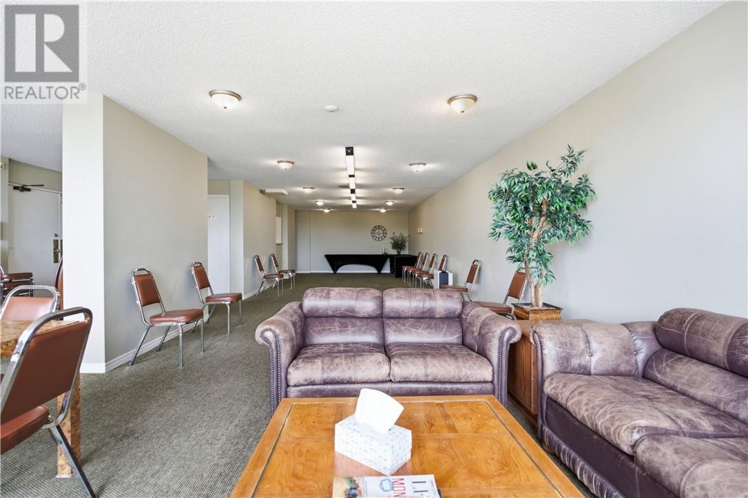 2000 Regent Unit# 501 - 28