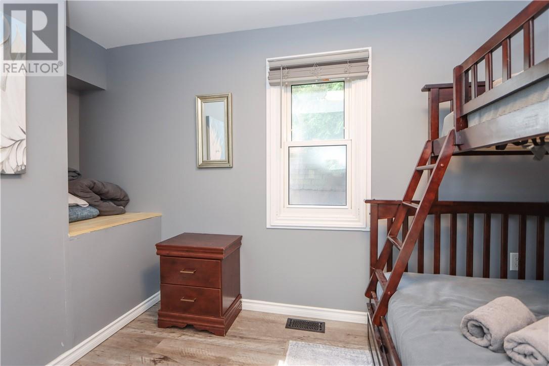 883 Howey Drive - 12