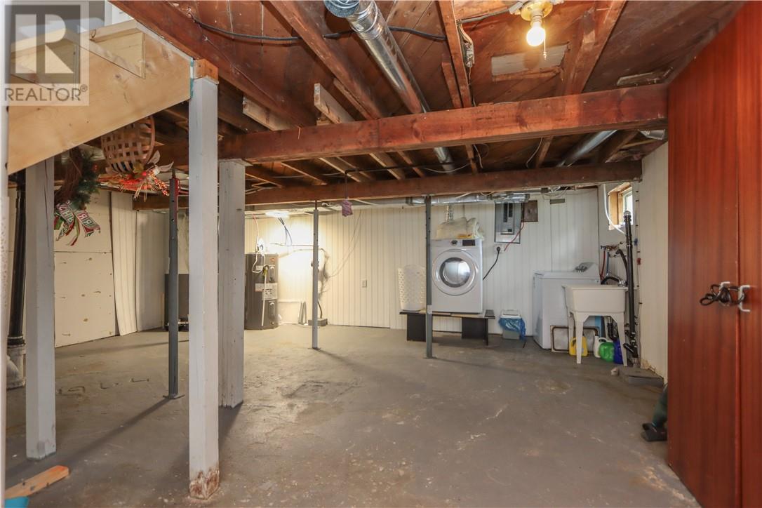 883 Howey Drive - Image 23