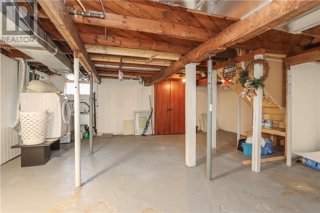 883 Howey Drive - Image 27